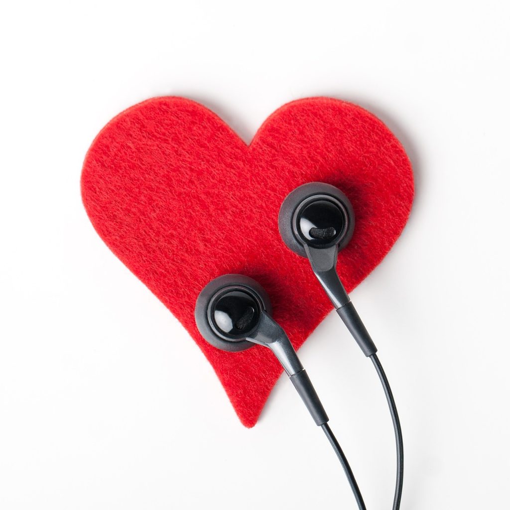 heart, earphones, object, listen, headphones, listen, listen, listen, listen, listen, headphones, headphones, headphones